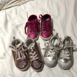 Used tennis shoes 8 not perfect lots of play left